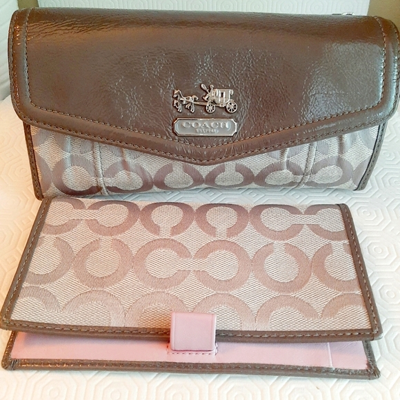 Coach  wallet - Picture 1 of 10